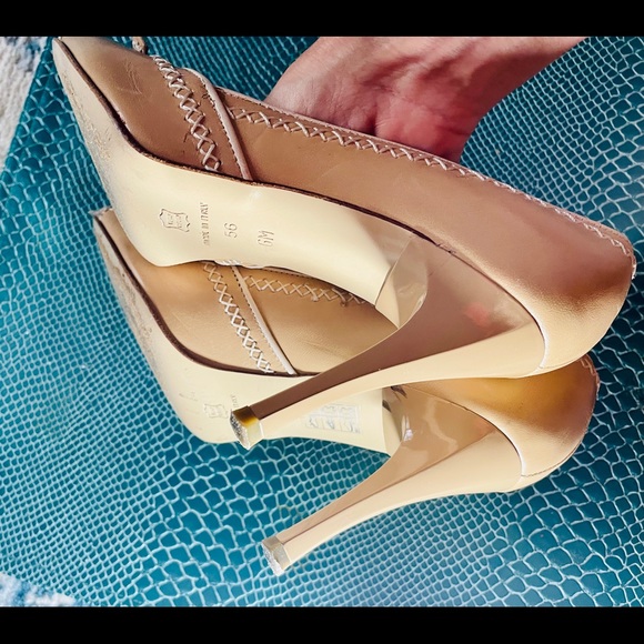 Via Spiga peep toe leather heels, cream size 6 - Picture 3 of 10